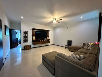 Casa en Venta Los Milagros de Valle Alto