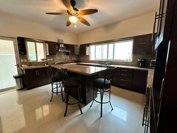 Casa en Venta Los Milagros de Valle Alto