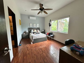 Casa en Venta Los Milagros de Valle Alto