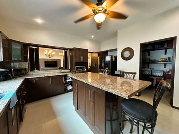 Casa en Venta Los Milagros de Valle Alto