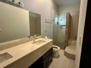 Casa en Venta Los Milagros de Valle Alto