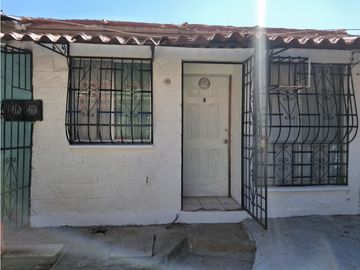 RENTA CASA SIN MUEBLES FRACC VILLAS PARAISO-COLOSIO ACAPULCO