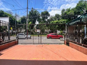 Venta Casa Bifamiliar Con Local B/ Los Andes, Cali Norte