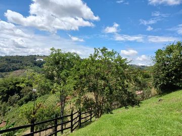 Finca Completamente Remodelada en Marinilla