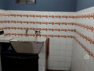 Casa/PH en Altos, Cerca de Av. Maipú, 5 Amb. con Balcón, Quincho y Terraza