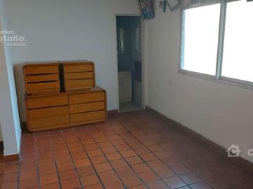 Casa/PH en Altos, Cerca de Av. Maipú, 5 Amb. con Balcón, Quincho y Terraza