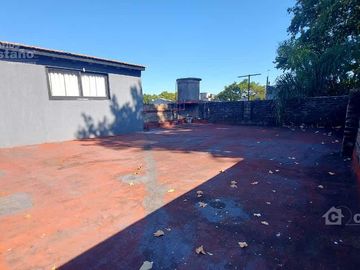 Casa/PH en Altos, Cerca de Av. Maipú, 5 Amb. con Balcón, Quincho y Terraza