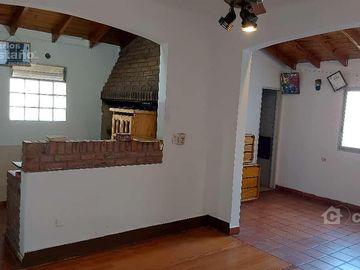 Casa/PH en Altos, Cerca de Av. Maipú, 5 Amb. con Balcón, Quincho y Terraza