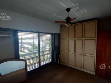 Casa/PH en Altos, Cerca de Av. Maipú, 5 Amb. con Balcón, Quincho y Terraza