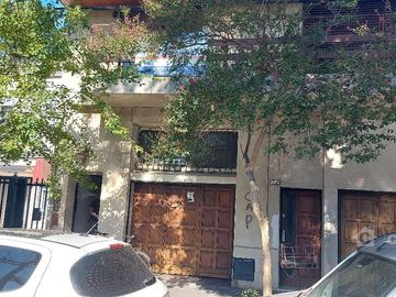 Casa/PH en Altos, Cerca de Av. Maipú, 5 Amb. con Balcón, Quincho y Terraza