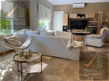 Casa en venta Barrio Don Joaquin Canning