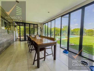 Casa en venta Barrio Don Joaquin Canning