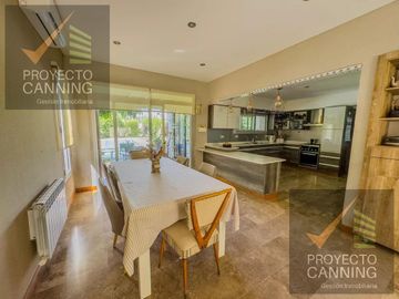 Casa en venta Barrio Don Joaquin Canning