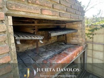 Casa con escritura en Los Caracoles