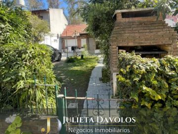 Casa con escritura en Los Caracoles