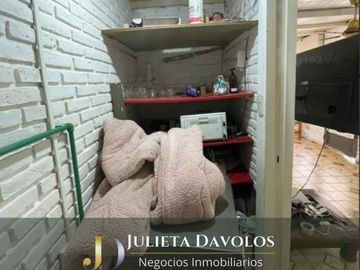Casa con escritura en Los Caracoles
