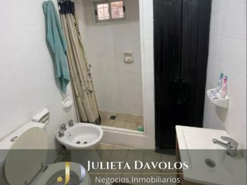 Casa con escritura en Los Caracoles