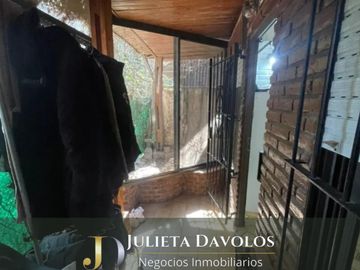 Casa con escritura en Los Caracoles