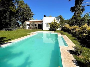 Casa en venta - 3 Dormitorios 3 Baños - 800Mts2 - Miramar