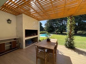 Casa en venta - 3 Dormitorios 3 Baños - 800Mts2 - Miramar
