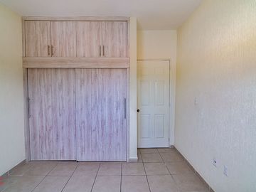 CASA EN VENTA EN FRACC. ALTA CALIFORNIA, TLAJOMULCO DE ZUÑIGA, JALISCO.