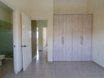 CASA EN VENTA EN FRACC. ALTA CALIFORNIA, TLAJOMULCO DE ZUÑIGA, JALISCO.