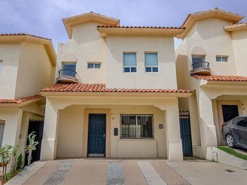 CASA EN VENTA EN FRACC. ALTA CALIFORNIA, TLAJOMULCO DE ZUÑIGA, JALISCO.