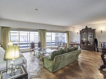 DUPLEX VENTA A 1 CUADRA  PLAZA VICENTE LOPEZ CON 4 DORMITORIOS.LUMINOSO