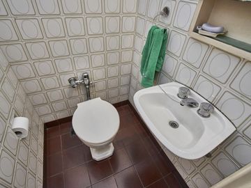 DUPLEX VENTA A 1 CUADRA  PLAZA VICENTE LOPEZ CON 4 DORMITORIOS.LUMINOSO