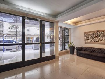 DUPLEX VENTA A 1 CUADRA  PLAZA VICENTE LOPEZ CON 4 DORMITORIOS.LUMINOSO