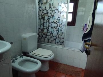 En Venta Casa 4 dormitorios con Pileta, B°Cumelén, Neuquén