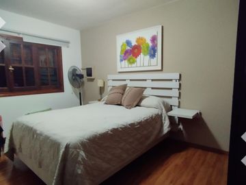 En Venta Casa 4 dormitorios con Pileta, B°Cumelén, Neuquén