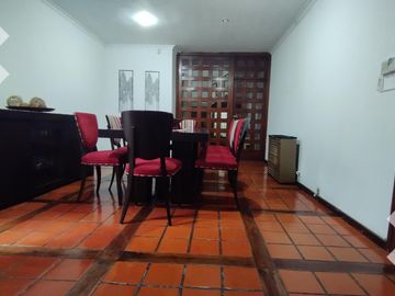 En Venta Casa 4 dormitorios con Pileta, B°Cumelén, Neuquén