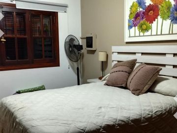 En Venta Casa 4 dormitorios con Pileta, B°Cumelén, Neuquén
