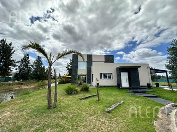 Casa en  venta en Barrio Privado San Eliseo Canning
