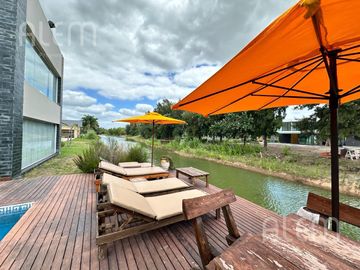 Casa en  venta en Barrio Privado San Eliseo Canning