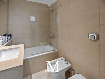 Departamento en  venta - 5 ambientes con dependencia con cochera - 195 m2  - Palermo chico