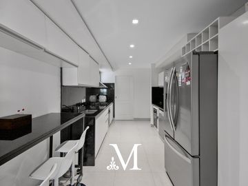Departamento en  venta - 5 ambientes con dependencia con cochera - 195 m2  - Palermo chico