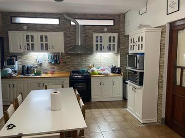 Casa en venta - 3 Dormitorios 2 Baños - 247Mts2 - Pilar