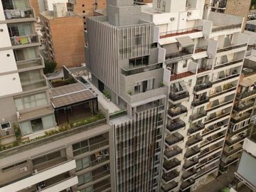 DEPARTAMENTO DE TRES DORMITORIOS VENTA SOLARIUM Y PARRILLERO CENTRO ROSARIO