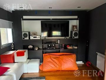 Venta casa 6 ambientes con terraza y piscina Altos de Hudson II