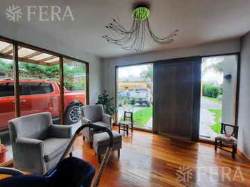 Venta casa 6 ambientes con terraza y piscina Altos de Hudson II