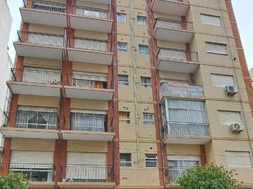 1 amb al frente con balcon- centro MDP