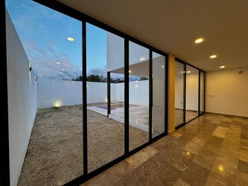 Casa en venta en Mérida, Privada Silvesta, Cholul ( L. 15)