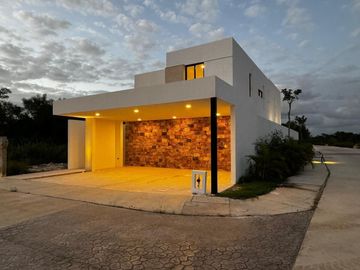 Casa en venta en Mérida, Privada Silvesta, Cholul ( L. 15)