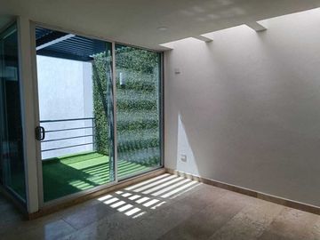VENTA CASA EN LOMAS ANGELOPOLIS III