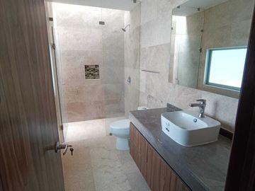 VENTA CASA EN LOMAS ANGELOPOLIS III