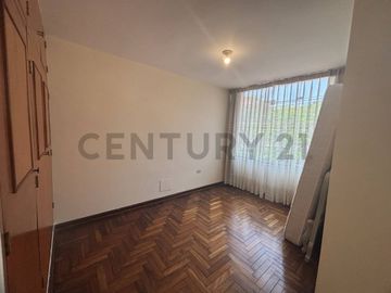 VENDO LINDA CASA EN ATE MAYORAZGO