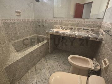 VENDO LINDA CASA EN ATE MAYORAZGO