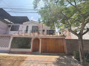 VENDO LINDA CASA EN ATE MAYORAZGO